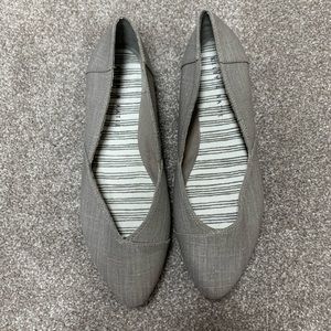 Kelly & Katie Gray Flats Size 9